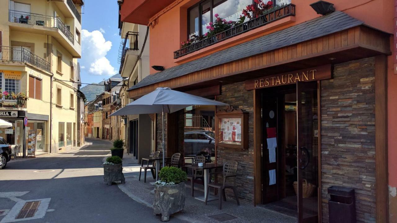 Hostal Talabart Les Exterior foto