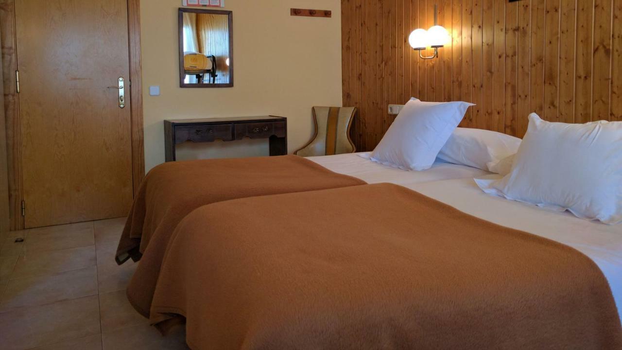 Hostal Talabart Les Exterior foto